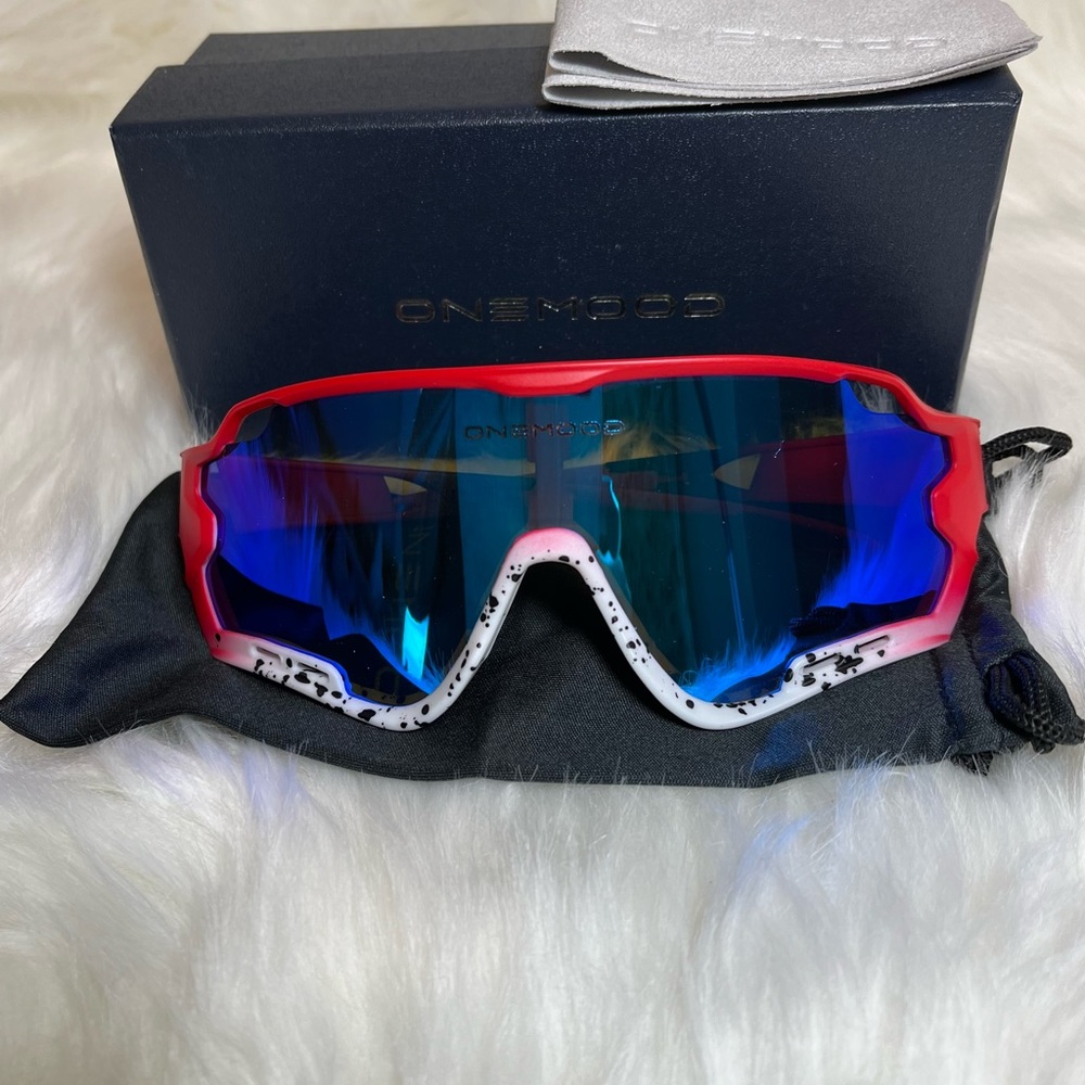 One Mood sunglasses NWB